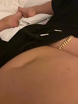 Snapshot of persiannqueen chatting on March 13, 10:32 pm persiannqueen online show from March 13, 10:32 pm