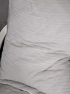 Snapshot of fofinhaa12 chatting on February 11, 1:52 am fofinhaa12 online show from February 11, 1:52 am