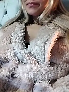 Snapshot of fofinhaa12 chatting on November 9, 2:15 pm fofinhaa12 online show from November 9, 2:15 pm