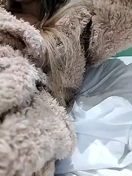 fofinhaa12 online show from February 6, 1:10 am