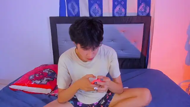 Johhan  Lee online show from December 12, 2:37 am