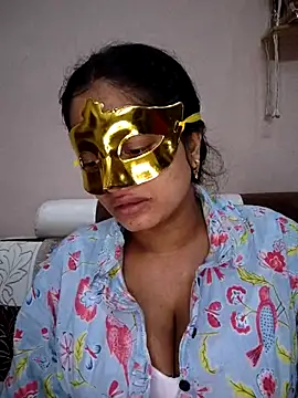 bigtitsqueen online show from November 6, 4:46 am