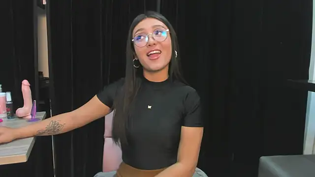 Snapshot of Afrodita_Shalom chatting on December 26, 11:43 am Afrodita Shalom online show from December 26, 11:43 am