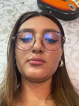 Snapshot of Afrodita_Shalom chatting on February 2, 8:19 pm Afrodita Shalom online show from February 2, 8:19 pm