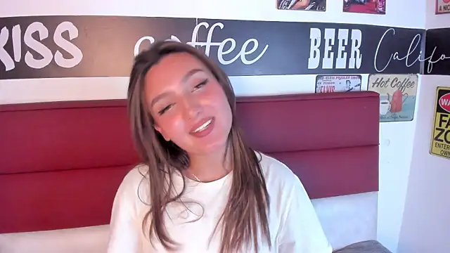 Snapshot of Afrodita_Shalom chatting on March 7, 2:01 pm Afrodita Shalom online show from March 7, 2:01 pm