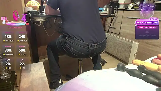 misteryman1956 online show from April 17, 4:48 am