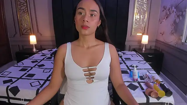 Snapshot of sheyla_sweet18 chatting on December 17, 8:54 pm sheyla sweet18 online show from December 17, 8:54 pm