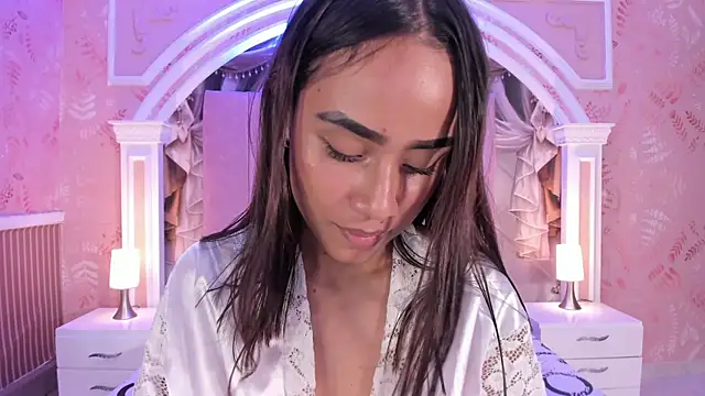 Snapshot of sheyla_sweet18 chatting on December 19, 2:01 am sheyla sweet18 online show from December 19, 2:01 am