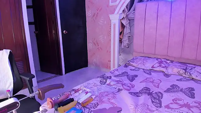 Snapshot of sheyla_sweet18 chatting on January 4, 8:59 pm sheyla sweet18 online show from January 4, 8:59 pm