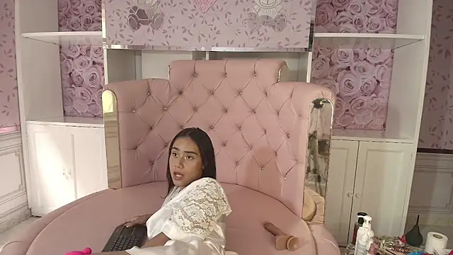 Snapshot of sheyla_sweet18 chatting on January 23, 4:26 pm sheyla sweet18 online show from January 23, 4:26 pm