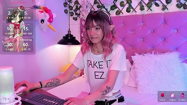 lauren evans96 online show from October 17, 11:51 pm