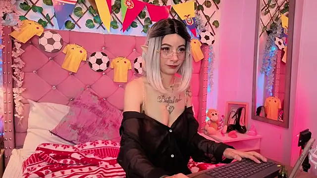 Snapshot of lauren_evans96 chatting on July 3, 4:08 am lauren evans96 online show from July 3, 4:08 am
