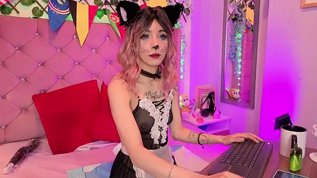 Snapshot of lauren_evans96 chatting on July 18, 4:05 am lauren evans96 online show from July 18, 4:05 am