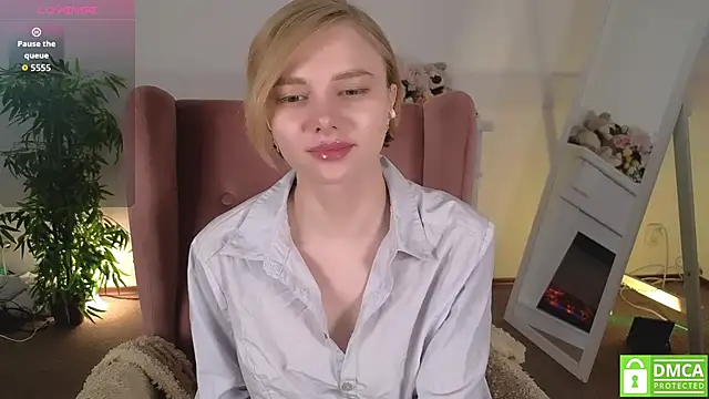 Snapshot of MirraBellanta chatting on April 24, 11:51 pm MirraBellanta online show from April 24, 11:51 pm