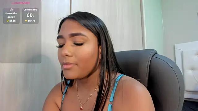 nicole  parker1 online show from March 4, 1:17 pm