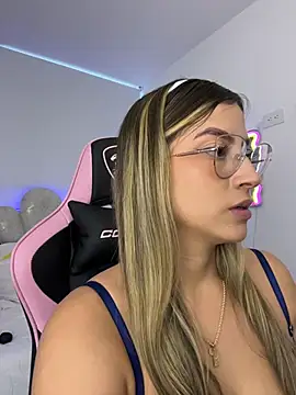 Issabela G1 online show from February 28, 10:33 pm