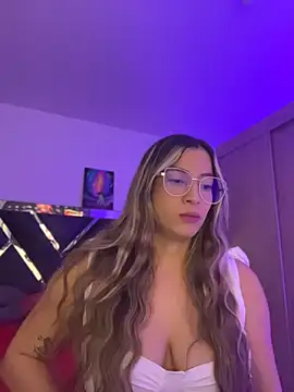 Snapshot of Issabela_G1 chatting on July 20, 3:32 am Issabela G1 online show from July 20, 3:32 am