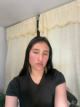 paulinamoons1 online show from May 14, 4:19 am