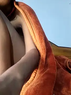 Snapshot of royaldoll-143 chatting on December 8, 8:36 pm royaldoll-143 online show from December 8, 8:36 pm