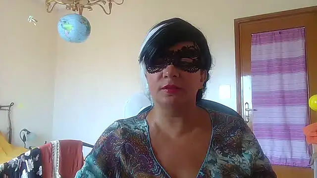 Snapshot of Ninalapiccolina chatting on June 23, 2:04 pm Ninalapiccolina online show from June 23, 2:04 pm