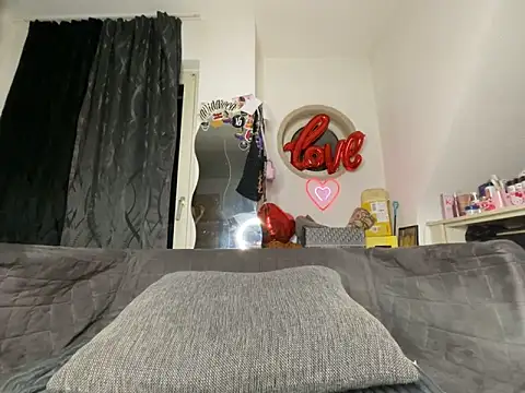 Snapshot of Tyraride chatting on February 27, 9:04 pm Tyraride online show from February 27, 9:04 pm