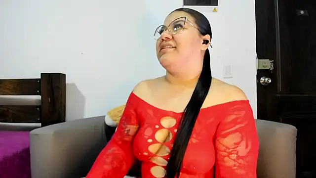 Snapshot of mile_uribe chatting on February 4, 1:11 am mile uribe online show from February 4, 1:11 am