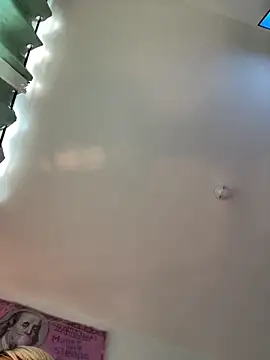 Snapshot of KristalJem chatting on March 1, 8:44 pm KristalJem online show from March 1, 8:44 pm