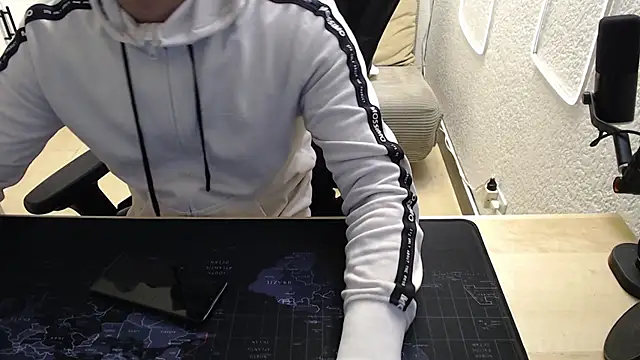 Snapshot of team_dinamite69 chatting on March 4, 12:00 pm team dinamite69 online show from March 4, 12:00 pm