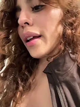 Katee Jones online show from February 17, 9:10 pm