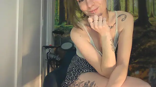 Snapshot of Feli_blue chatting on March 13, 11:44 pm Feli blue online show from March 13, 11:44 pm