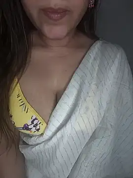 Snapshot of aRiNaAh chatting on February 5, 5:53 pm aRiNaAh online show from February 5, 5:53 pm