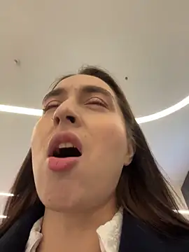 Holly Play online show from November 29, 7:11 am