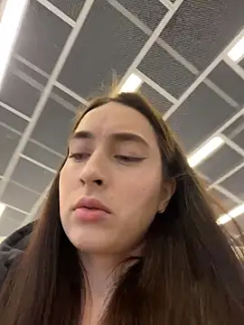 Holly Play online show from March 3, 9:04 am