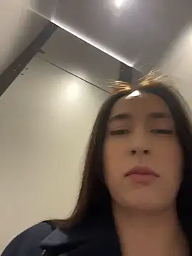 Holly Play online show from March 9, 12:09 pm