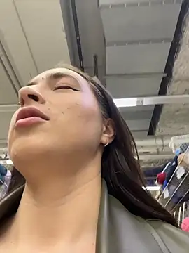 Holly Play online show from April 15, 12:01 pm