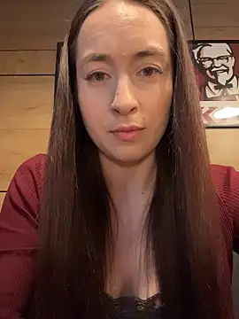 Holly Play online show from May 26, 10:00 am