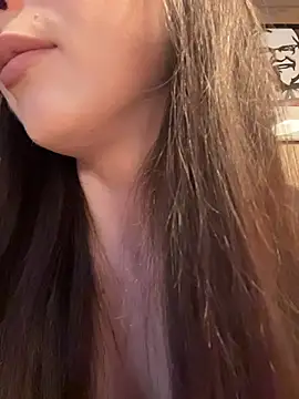 Snapshot of Holly_Play chatting on June 23, 10:02 am Holly Play online show from June 23, 10:02 am