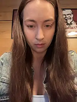 Snapshot of Holly_Play chatting on July 14, 9:58 am Holly Play online show from July 14, 9:58 am