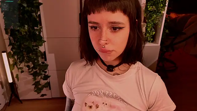 MichaellaMoon online show from April 15, 6:48 pm