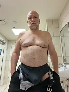 FLSexyGuy online show from April 16, 8:09 pm