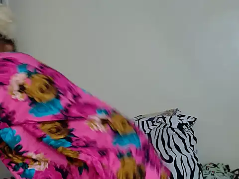 Snapshot of Petit_haris chatting on May 24, 12:59 am Petit haris online show from May 24, 12:59 am