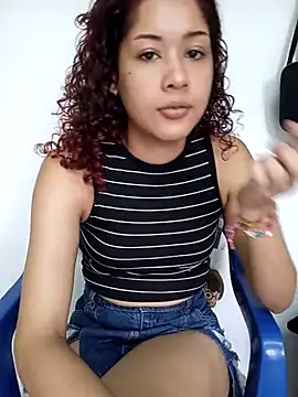 Snapshot of Caccau_scorpion chatting on February 26, 7:05 pm Caccau scorpion online show from February 26, 7:05 pm