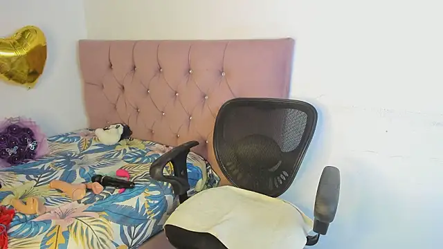 nicol jone1 online show from March 22, 10:02 pm