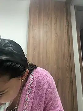 Snapshot of Isa_squirt1 chatting on June 26, 9:08 pm Isa squirt1 online show from June 26, 9:08 pm