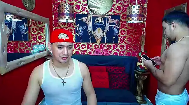 Snapshot of BOYSPEIN chatting on February 18, 12:15 am BOYSPEIN online show from February 18, 12:15 am