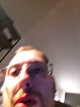 Snapshot of tipico0799 chatting on December 20, 1:56 am tipico0799 online show from December 20, 1:56 am