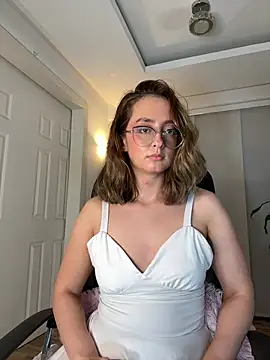 nicollefiorett online show from March 11, 11:22 pm