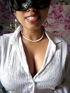 sandy naughty online show from February 14, 8:00 am