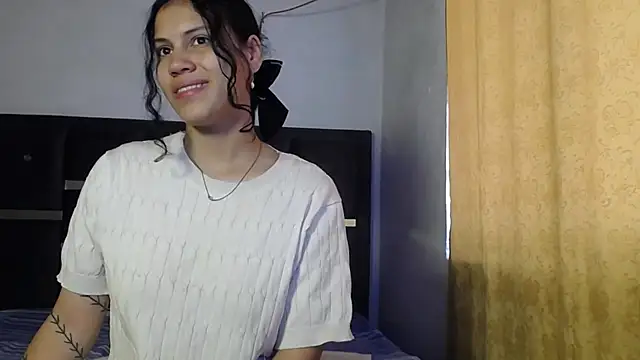 Snapshot of realshy-Stepsis chatting on April 24, 1:24 pm realshy-Stepsis online show from April 24, 1:24 pm