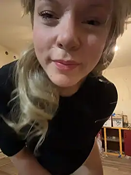 EllaSnow online show from March 4, 7:58 am